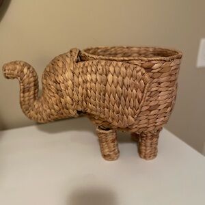 Opalhouse Natural Woven Elephant Basket
